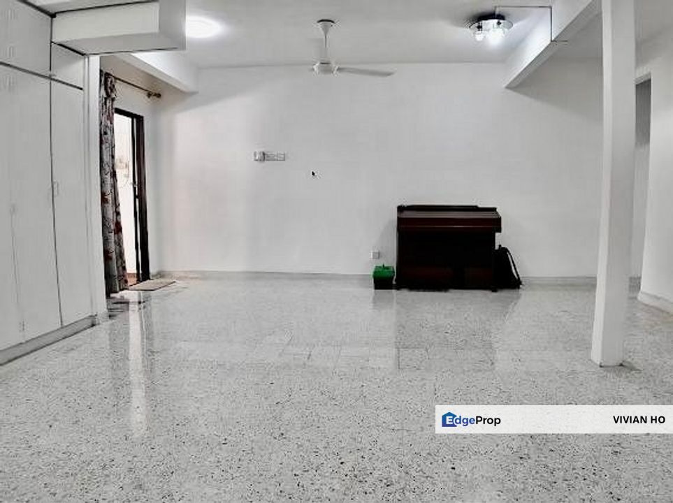 Double Storey Terrace in SS3 Taman University for Sale, Selangor, Petaling Jaya