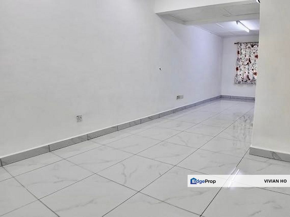Double Storey Terrace in SS3 Taman University for Sale, Selangor, Petaling Jaya