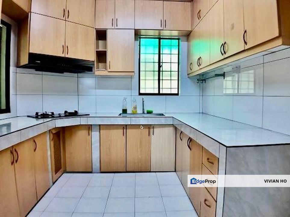 Double Storey Terrace in SS3 Taman University for Sale, Selangor, Petaling Jaya