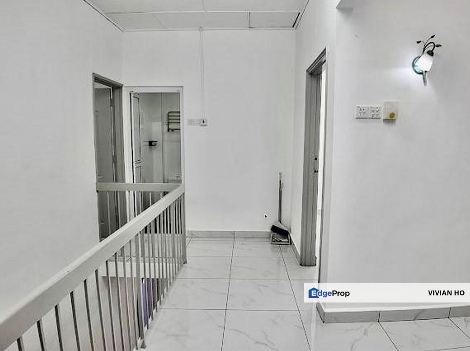 Double Storey Terrace in SS3 Taman University for Sale, Selangor, Petaling Jaya