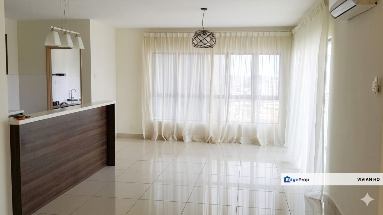 Prime Condo at Maisson Platinum Ara Damansara with 3 Parking lot near to lift, Selangor, Ara Damansara