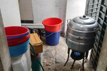 Skudai皇后区 / 生意出顶 / 经济饭 / 餐饮业