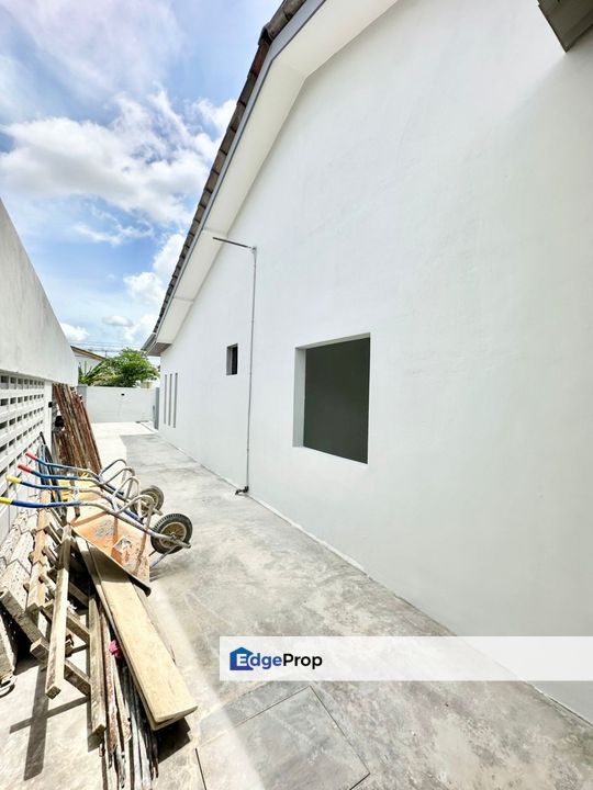 Jalan Emas 14 | Sri Skudai Single Storey Semi D | 30x80+ 8feet land | RM678k, Johor, Skudai