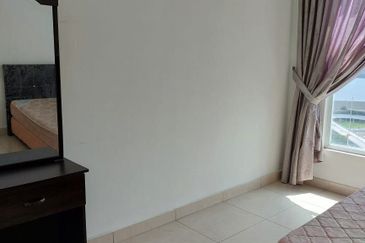 Golden Sands Seaview Residence