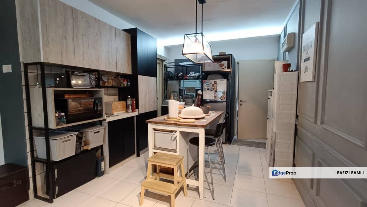 Low Density Nicely Renovated Mewah 9 Residence Kajang for SALE, Selangor, Kajang