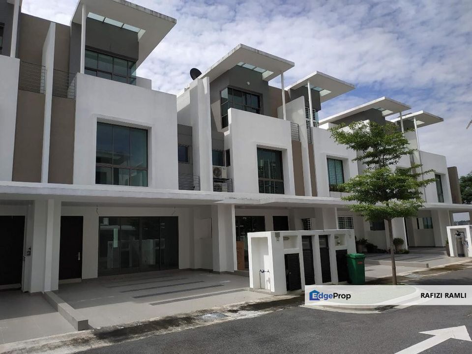 3-Storey Lake Point Residence, Cyberjaya — Landed Home For Rent, Selangor, Cyberjaya