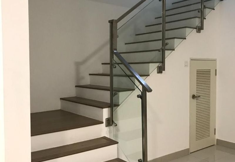 Lake Point Residence