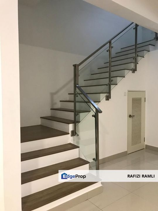 3-Storey Lake Point Residence, Cyberjaya — Landed Home For Rent, Selangor, Cyberjaya