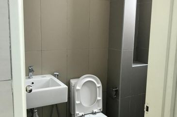 Lake Point Residence