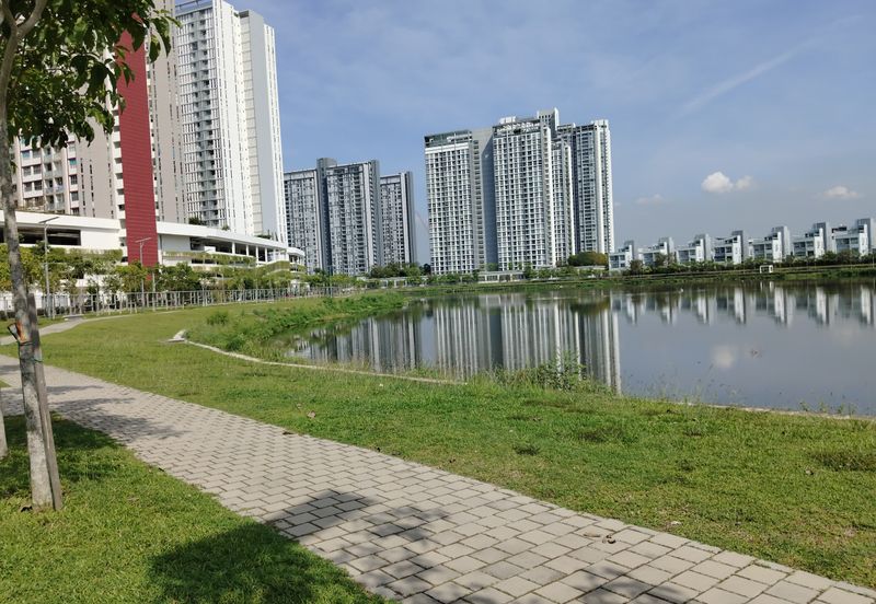 PR1MA Lakefront Homes