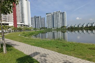 PR1MA Lakefront Homes