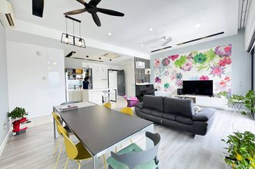 16 Quartz Melawati Condominium