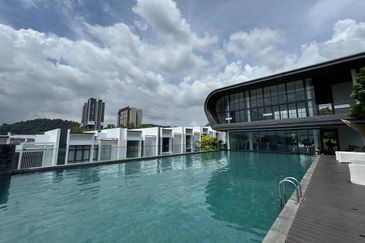 16 Quartz Melawati Condominium