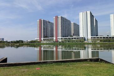 PR1MA Lakefront Homes