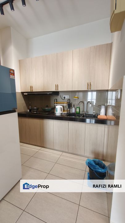 Zentro Serviced Residences 16 Sierra Puchong 4R2B Fully Furnished, Selangor, Puchong South