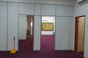 Oakland Commercial Centre