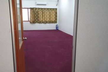 Oakland Commercial Centre