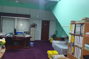 Oakland Commercial Centre