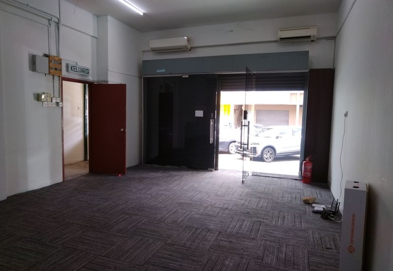 Oakland Commercial Centre