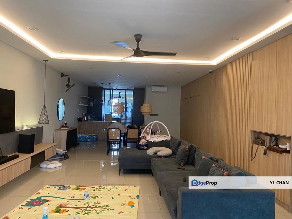 Fully Furnished Bandar Sri Sendayan Double Storey Superlink For Sale, Negeri Sembilan, Seremban