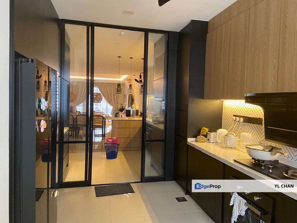 Fully Furnished Bandar Sri Sendayan Double Storey Superlink For Sale, Negeri Sembilan, Seremban