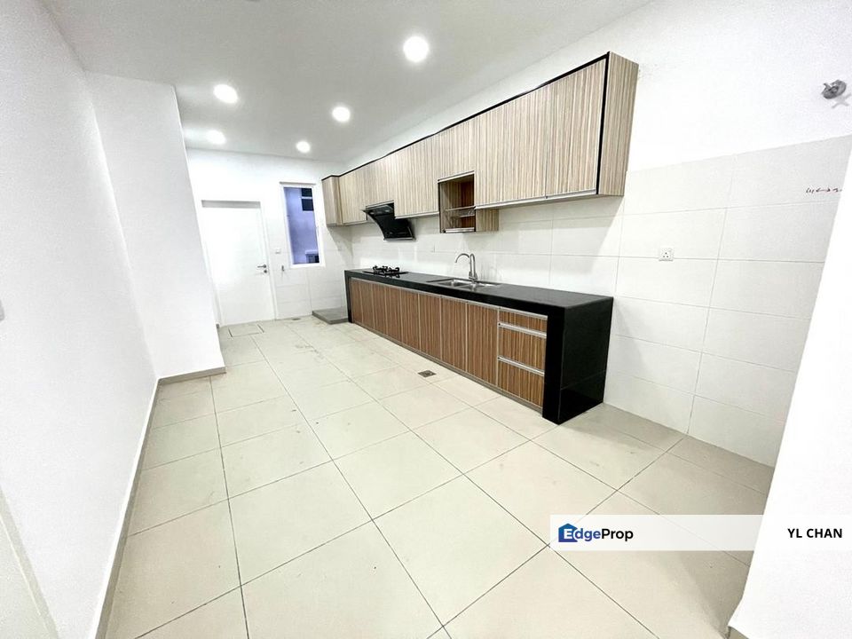 PARTIALLY FURNISHED ARA SENDAYAN DOUBLE STOREY HOUSE FOR. RENT, Negeri Sembilan, Seremban
