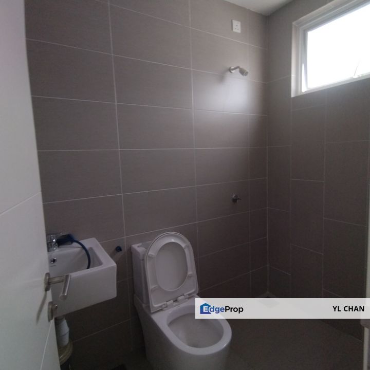 PARTIALLY FURNISHED ARA SENDAYAN DOUBLE STOREY HOUSE FOR. RENT, Negeri Sembilan, Seremban