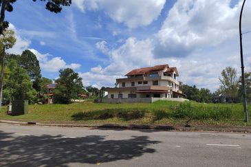 Bukit Jelutong