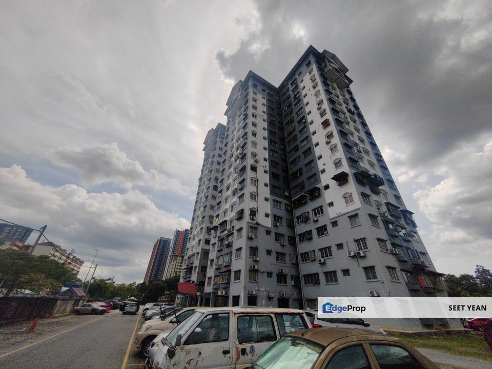 Good Condition Apartment Taman Sri Murni Fasa 2 Selayang For Sale , Selangor, Selayang