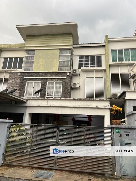 Renovated Unit 3 Storey Tmn Sri Putra Sungai Buloh For Sale , Selangor, Sungai Buloh