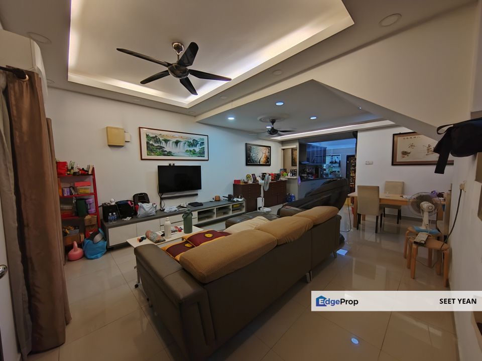 Renovated Unit 3 Storey Tmn Sri Putra Sungai Buloh For Sale , Selangor, Sungai Buloh