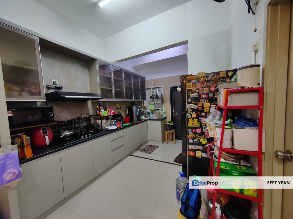 Renovated Unit 3 Storey Tmn Sri Putra Sungai Buloh For Sale , Selangor, Sungai Buloh