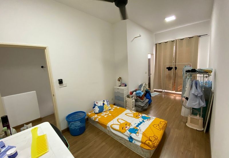 Jalan Kota Emerald 1/8