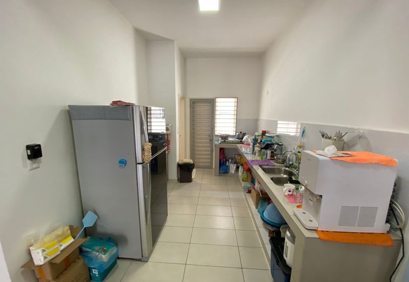 Jalan Kota Emerald 1/8