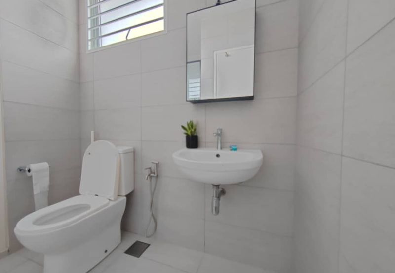 Jalan Kota Emerald 1/9