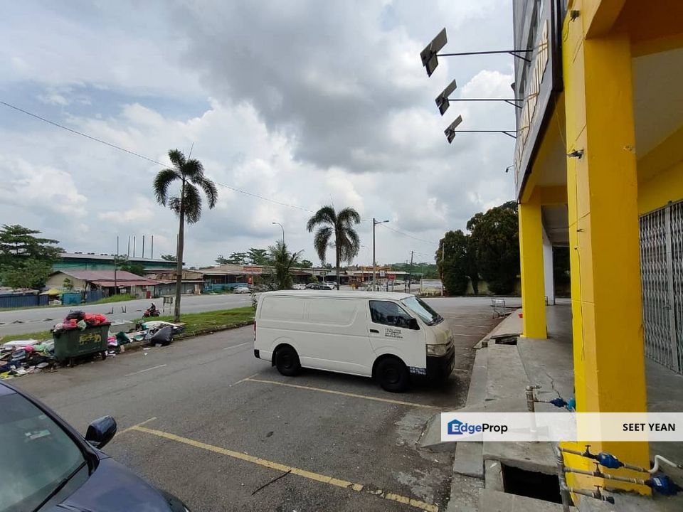 3sty Shoplot Bukit Rawang Jaya , Selangor, Gombak