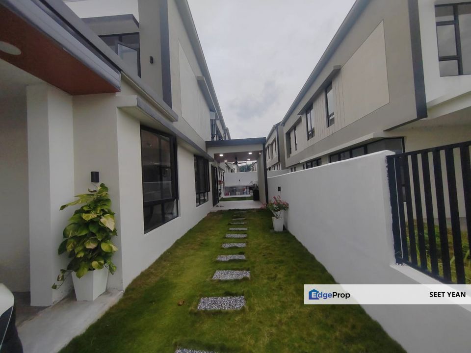 Semi D Mallow Kota Emerald Rawang Renovation Unit For Rent , Selangor, Rawang
