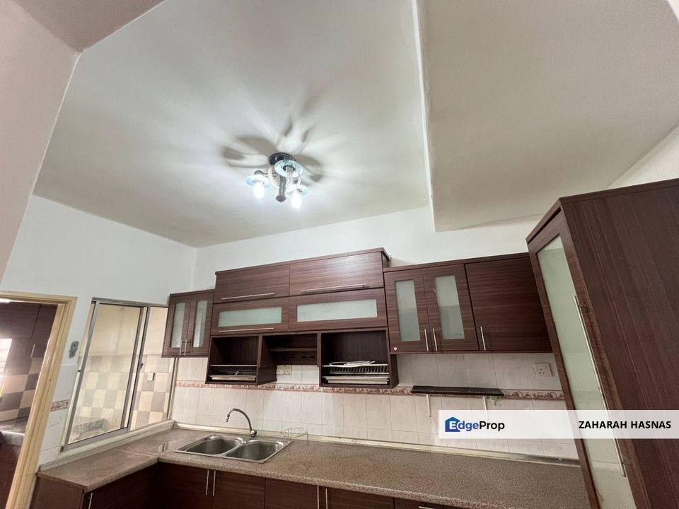 TAMAN CHERAS IDAMAN KAJANG CHEAPEST DOUBLE STOREY RENOVATED FOR SALE, Selangor, Kajang