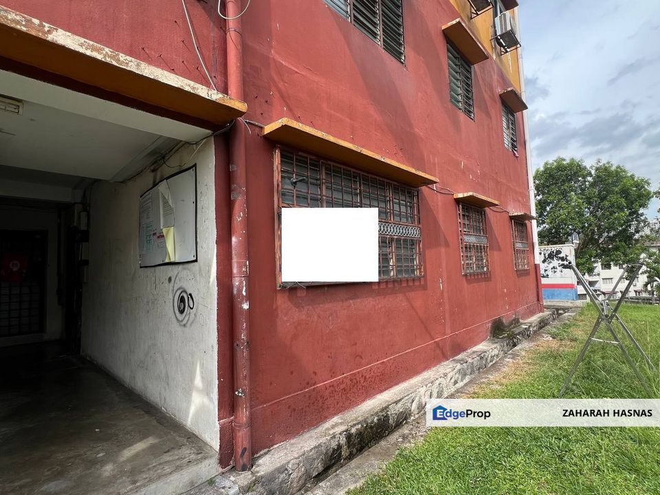 GROUNDFLOOR| ENDLOT |Apartment Putra Permai Block A Seri Kembangan, Selangor, Seri Kembangan