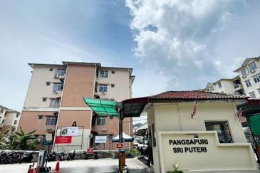 Sri Puteri (Earls Court), Ukay Perdana