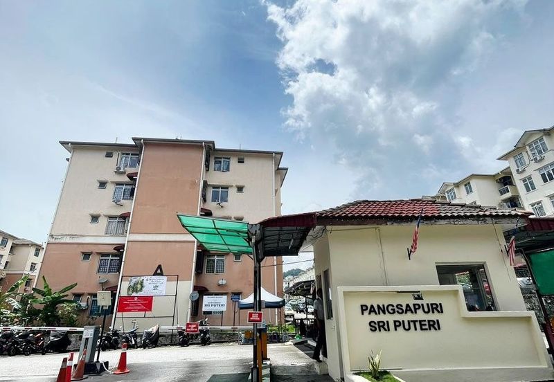 Sri Puteri (Earls Court), Ukay Perdana