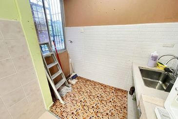 Sri Puteri (Earls Court), Ukay Perdana