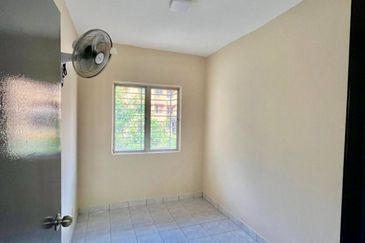 Cempaka Apartment (Taman Bunga Raya)