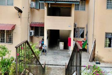 Cempaka Apartment (Taman Bunga Raya)