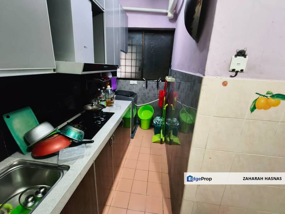 Selesa I-Resort Apartment Kajang Renovated Level 1 For Sale , Selangor, Kajang