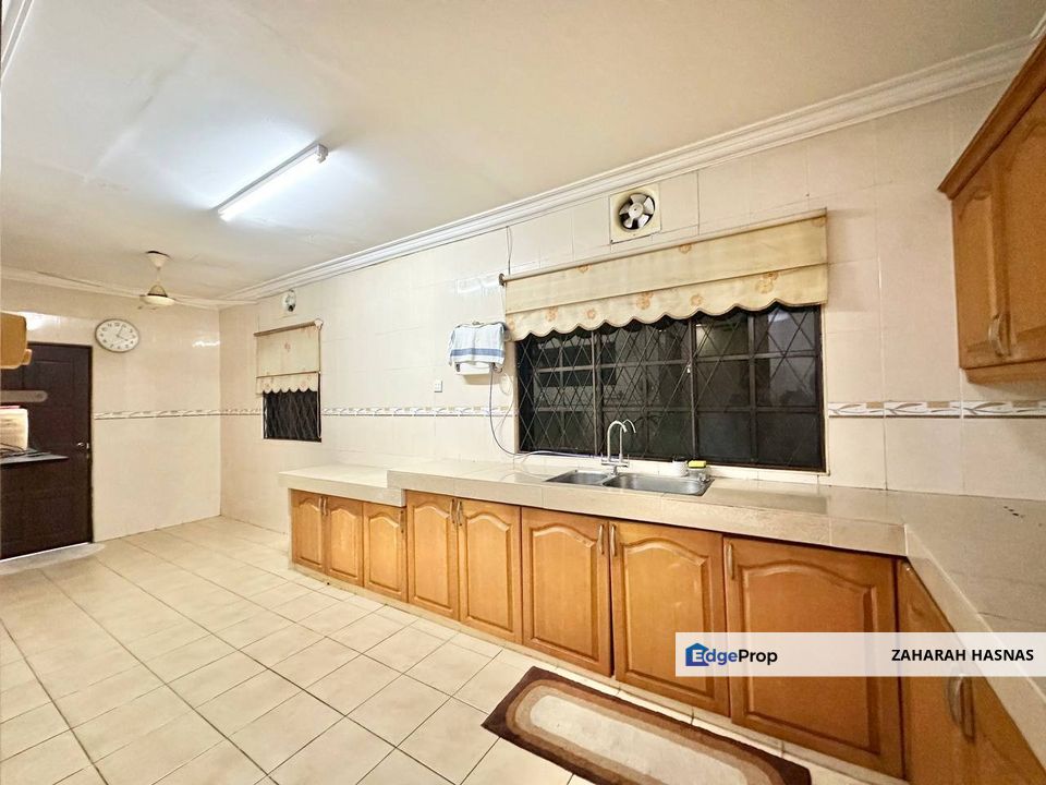 Taman Puncak Utama Kajang Double Storey SEMI-D RENOVATED For Sale, Selangor, Kajang