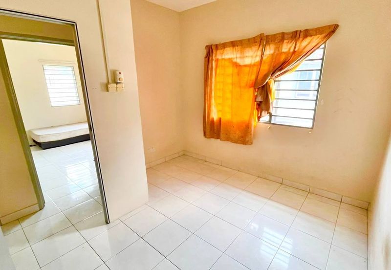 Taman Tasik Semenyih (Lake Residence)