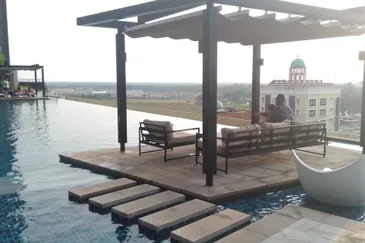 Gravit8 @ Klang South