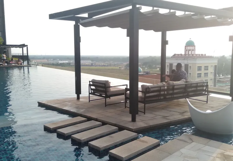 Gravit8 @ Klang South