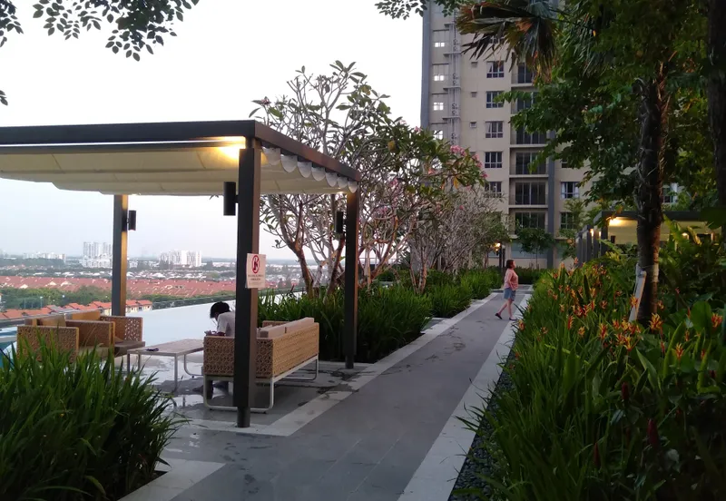 Gravit8 @ Klang South